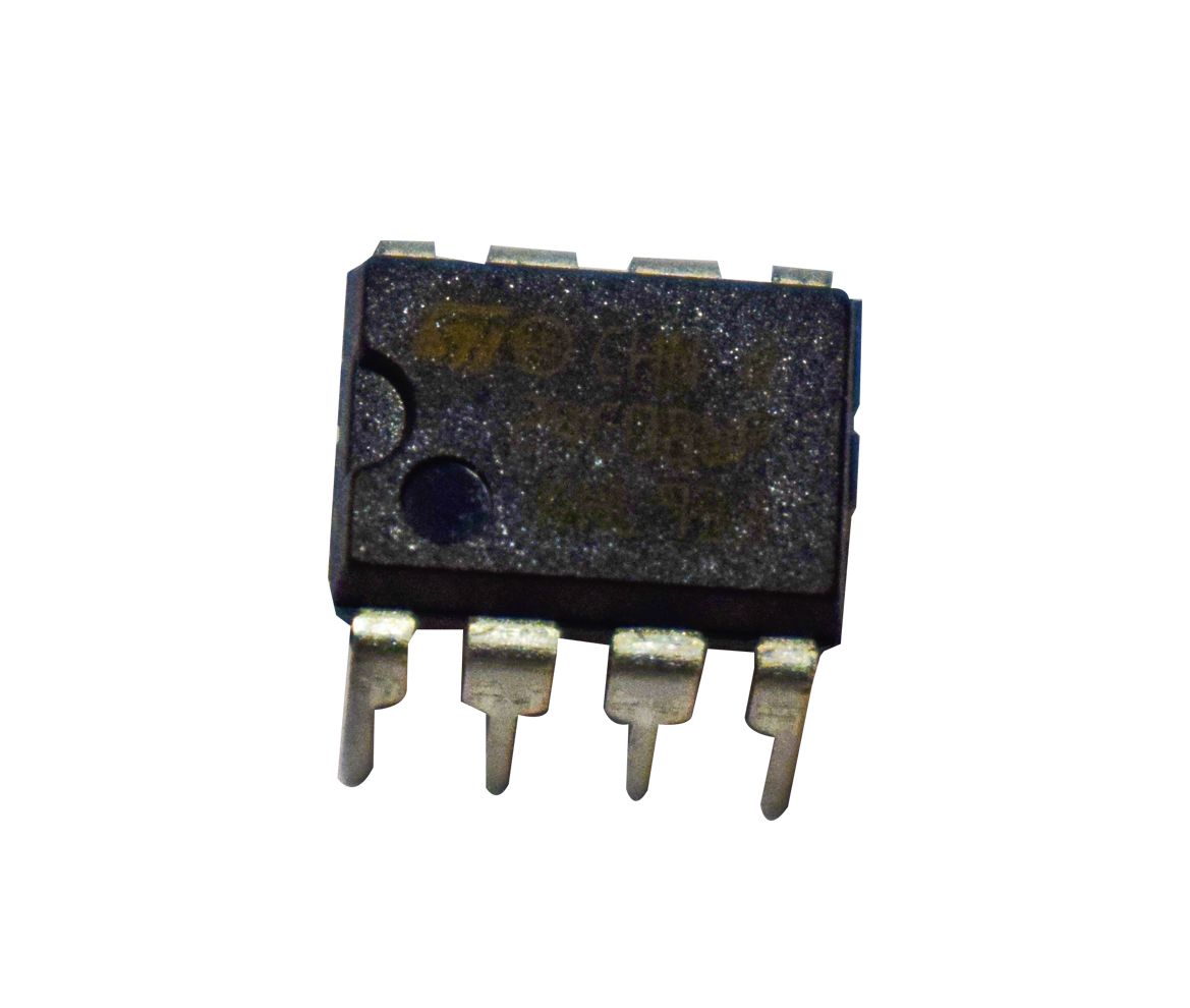 Circuito integrado 24C08 DIP8 - 30031140 - VESTEL